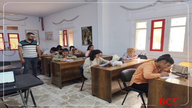 عفرين.. مؤسسة بارزاني الخيرية تُنهي دورة تعليم للغة الإنكليزية