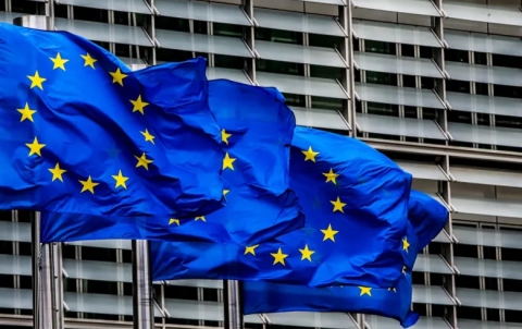 Yekîtiya Ewropayê sizayên li ser rêjîma Sûrî saleke din dirêj dike