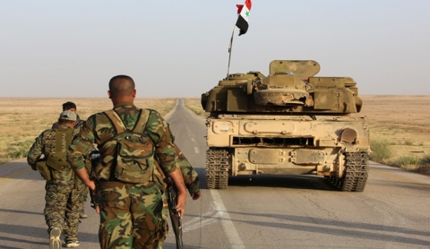 Rewangeha Sûrî ya Mafê Mirovan: efserên hêza rejîmê,ligel hêzên QSDê seradana xalên leşkerî li sînorê Sûrî-Tirkî li gundewarê Hesekê kirin