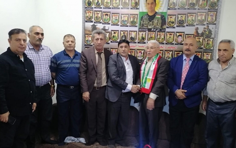 وفد من منظمة دوميز لـPDK-S ومؤسسة شهداء كوردستان - سوريا يزور عوائل شهداء بيشمركة روج في ذكرى استشهادهم