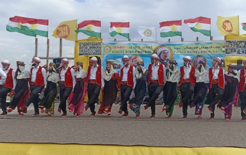 Hewlêr.. Bi beşdarbûneke berfireh, PDK-Sê ahenga Newrozê li navçeya Behirkê li dar xist