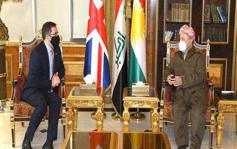 الرئيس بارزاني یستقبل السفير البريطاني في العراق