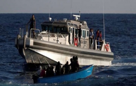 السلطات التونسية تنقذ 44 مهاجرا قبالة سواحلها بينهم 15 سوريا