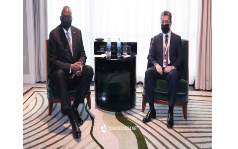 مسرور بارزاني يجتمع مع وزير الدفاع الأمريكي في المنامة