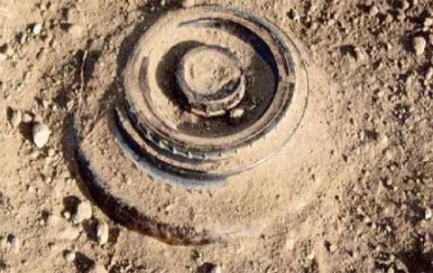 PYD li gundewarê Rojhilatê Kobanê mîn çandine