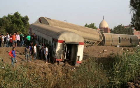 حادثة قطار طوخ توقع عشرات القتلى والجرحى بمصر