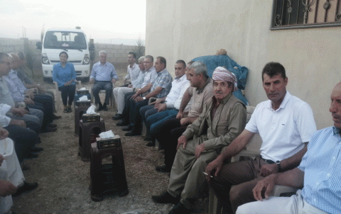 وفد من الديمقراطي الكوردستاني - سوريا يزور علي خنجر بمناسبة إطلاق سراحه من سجـ.ـون PYD